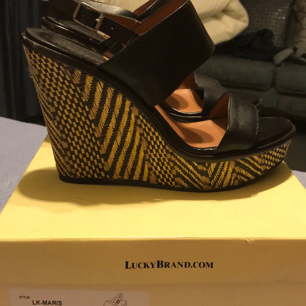 SALE! Lucky Brand sandals